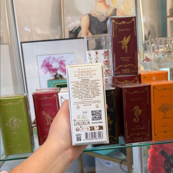 UNISEX Gucci Fragrance - Muschio di Luce (50 ml)

We are a Parfumerie in NJ. - Picture 3 of 5